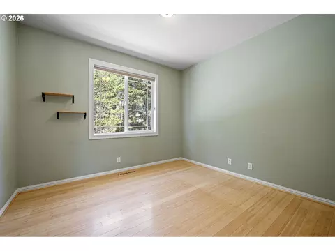 Bedroom - 2218 Willow Loop, Florence, OR 97439 photo 5 of 5