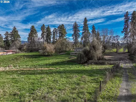 2739 Wyeast Rd, Hood River, OR 97031