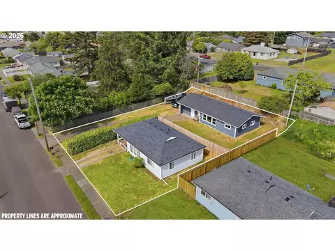 1707 Grant St, North Bend, OR 97459