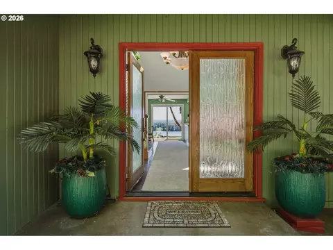 Entry Way - 650 NW Brady Rd, Camas, WA 98607 photo 1 of 4