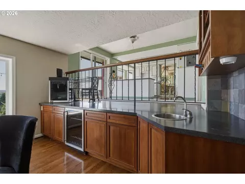 Kitchen - 650 NW Brady Rd, Camas, WA 98607 photo 5 of 5