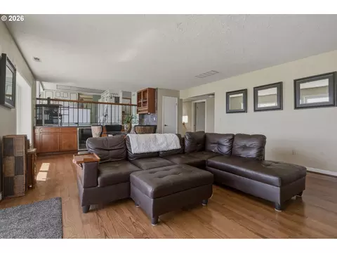 Living - 650 NW Brady Rd, Camas, WA 98607 photo 2 of 2