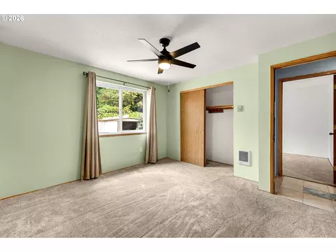 Bedroom - 455 NW 15th Ave, Camas, WA 98607 photo 2 of 7