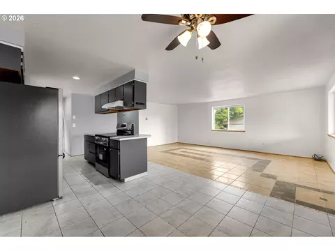 Living - 455 NW 15th Ave, Camas, WA 98607 photo 2 of 3