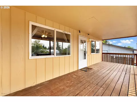 Exterior - 455 NW 15th Ave, Camas, WA 98607 photo 1 of 8