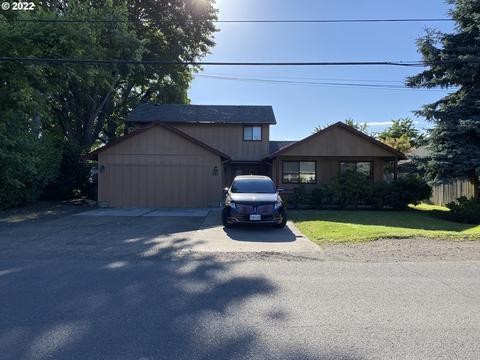 987 Arcadia Dr, Eugene, OR 97401 photo 1