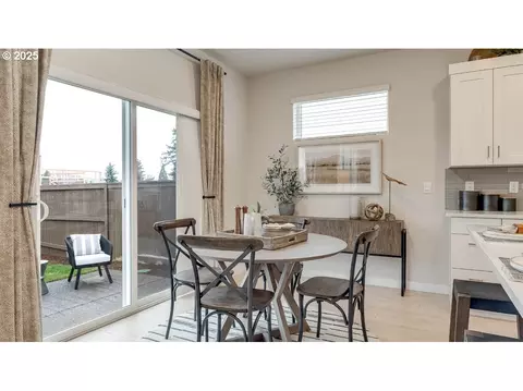 Dining - 3752 SW Eleven Mile Ave, Gresham, OR 97080 photo 3 of 3