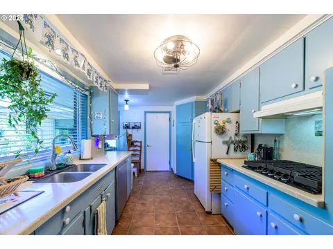 Kitchen - 783 Howard Ave, Eugene, OR 97404 photo 1 of 4