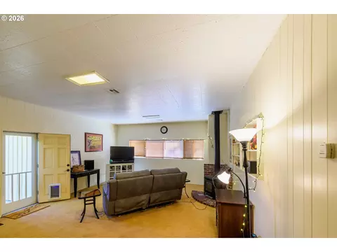 Living - 783 Howard Ave, Eugene, OR 97404 photo 2 of 3