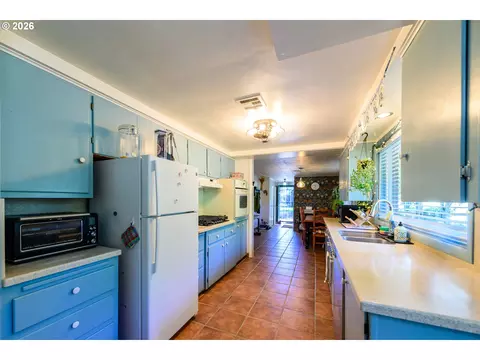 Kitchen - 783 Howard Ave, Eugene, OR 97404 photo 2 of 4
