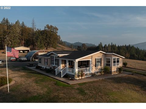 800 Terrace Dr, Glide, OR 97443 photo 1