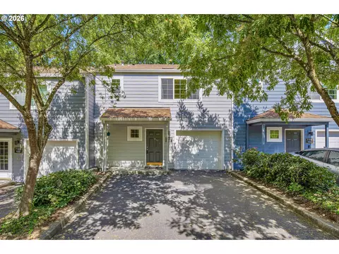 7165 SW Sagert St #103, Tualatin, OR 97062