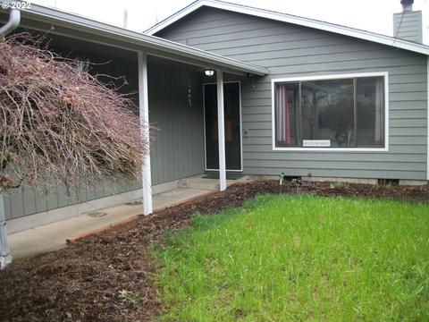 294 S 70th St, Springfield, OR 97478 photo 1