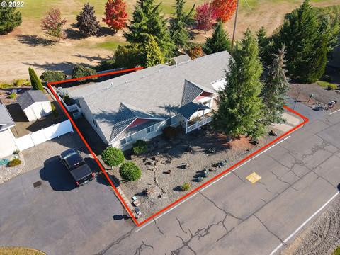 2242 Eagle Loop, Sutherlin, OR 97479 photo 1