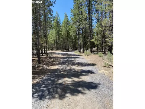 Cruikshank Rd, Crescent Lake, OR 97733