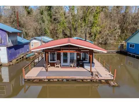 5 W Mill St #C18, Ridgefield, WA 98642