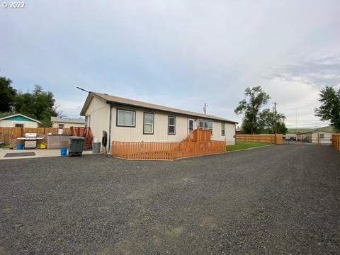 3425 NE Riverside Ave, Pendleton, OR 97801 photo 1