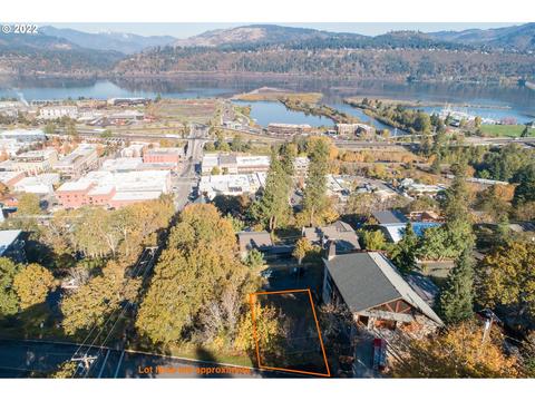 Hazel Ave, Hood River, OR 97031