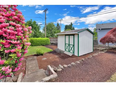 Exterior - 3095 Dapple Way, Eugene, OR 97401 photo 8 of 12