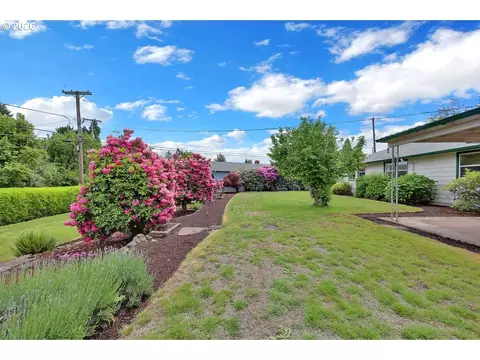 Exterior - 3095 Dapple Way, Eugene, OR 97401 photo 7 of 12