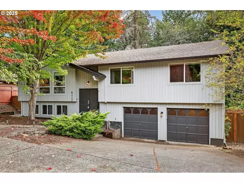 8220 SW Connemara Ter, Beaverton, OR 97008