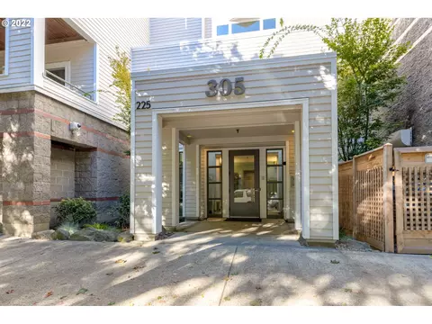 305 S Montgomery St #201, Portland, OR 97201
