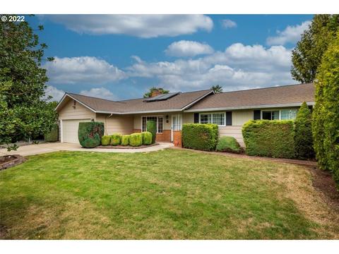807 E Crestview Dr, Newberg, OR 97132 photo 1