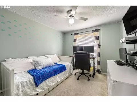 Bedroom - 429 SW Birdsdale Dr, Gresham, OR 97080 photo 4 of 5