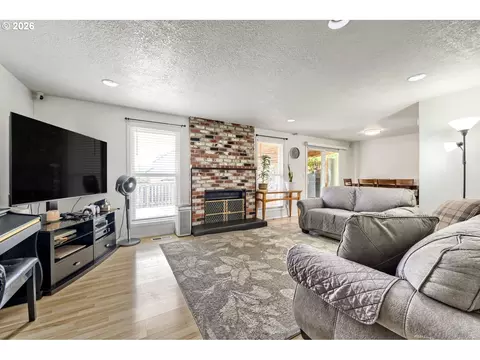 Living - 429 SW Birdsdale Dr, Gresham, OR 97080 photo 2 of 3