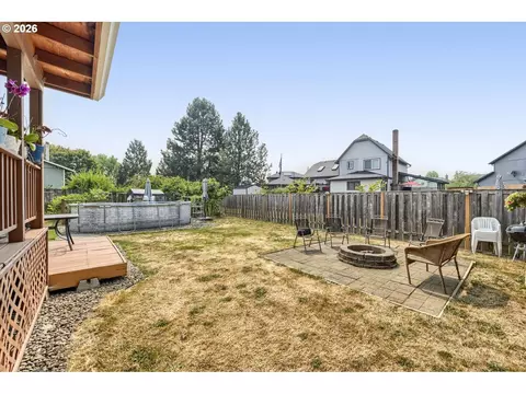 Exterior - 429 SW Birdsdale Dr, Gresham, OR 97080 photo 3 of 8