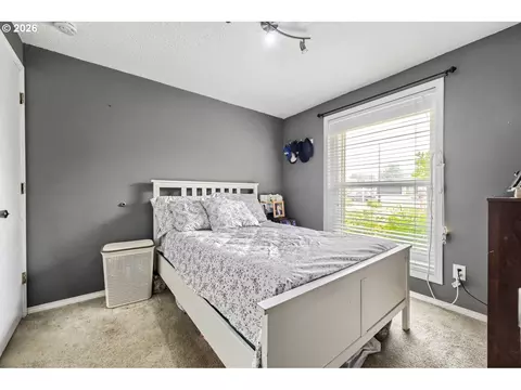 Bedroom - 429 SW Birdsdale Dr, Gresham, OR 97080 photo 5 of 5