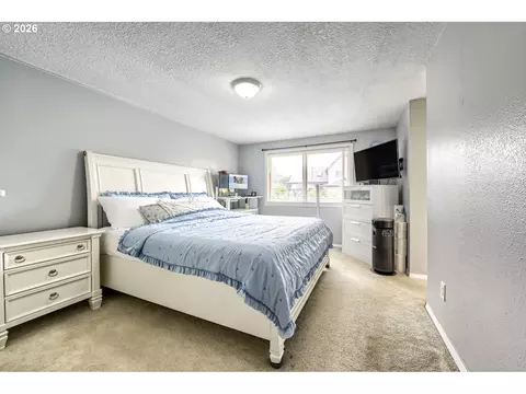 Bedroom - 429 SW Birdsdale Dr, Gresham, OR 97080 photo 1 of 5