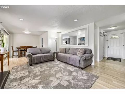 Living - 429 SW Birdsdale Dr, Gresham, OR 97080 photo 1 of 3