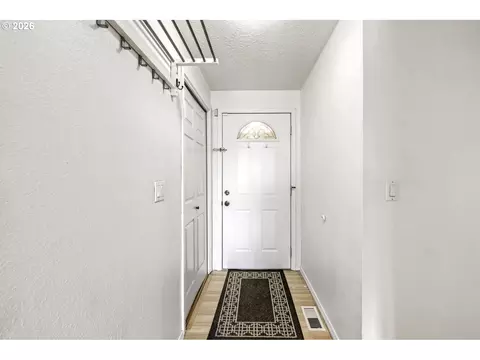 Entry Way - 429 SW Birdsdale Dr, Gresham, OR 97080 photo 1 of 1