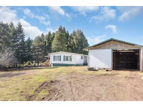 504 Red Hill Rd, Oakland, OR 97462