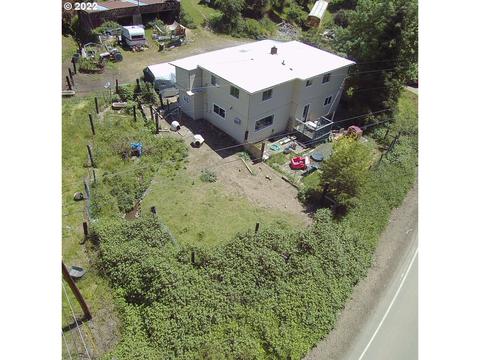 3005 Shoestring Rd, Riddle, OR 97469