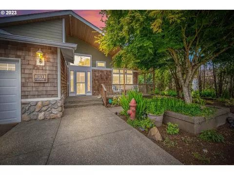 931 Avenue H, Seaside, OR 97138