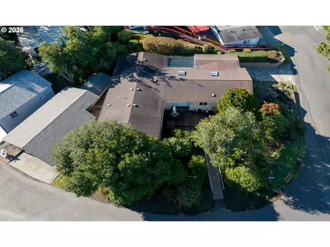 1601 Rhododendron Dr #534, Florence, OR 97439