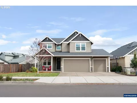 544 SE Cooper St, Dallas, OR 97338