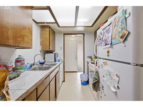 Kitchen - 1675 N Danebo Ave, Eugene, OR 97402 photo 1 of 5