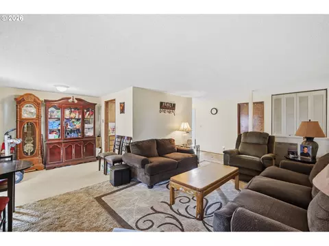 Living - 1675 N Danebo Ave, Eugene, OR 97402 photo 2 of 4