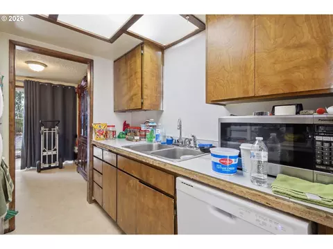 Kitchen - 1675 N Danebo Ave, Eugene, OR 97402 photo 4 of 5