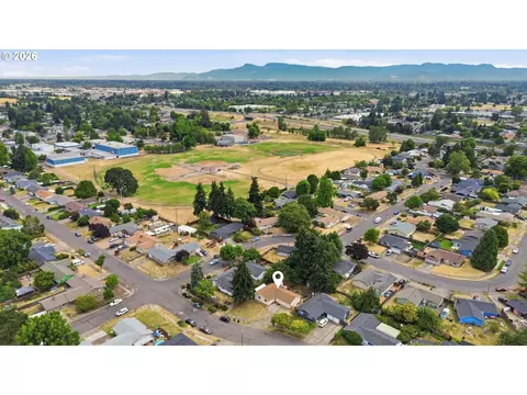 View/Area - 1675 N Danebo Ave, Eugene, OR 97402 photo 3 of 6