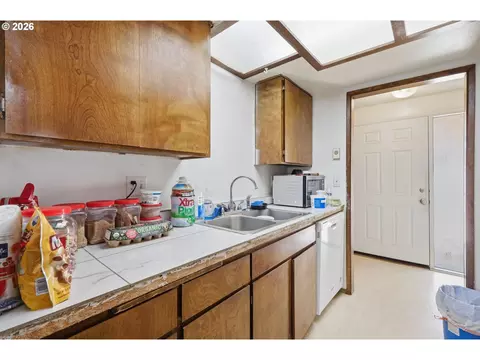 Kitchen - 1675 N Danebo Ave, Eugene, OR 97402 photo 2 of 5