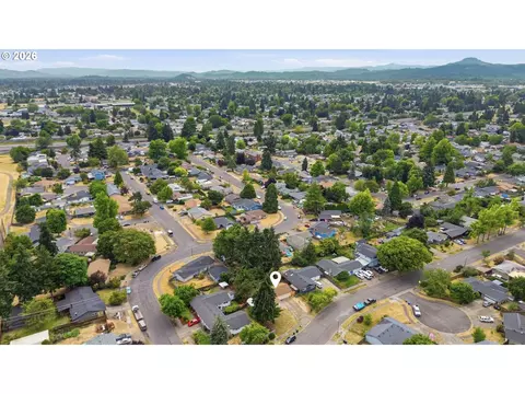 View/Area - 1675 N Danebo Ave, Eugene, OR 97402 photo 4 of 6