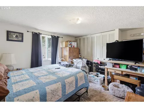 Bedroom - 1675 N Danebo Ave, Eugene, OR 97402 photo 2 of 6