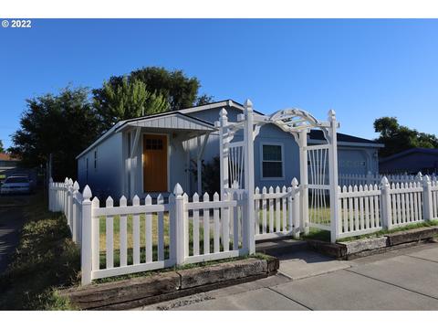 977 E Gladys Ave, Hermiston, OR 97838 photo 1