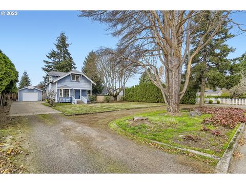 1047 N Holly St, Canby, OR 97013