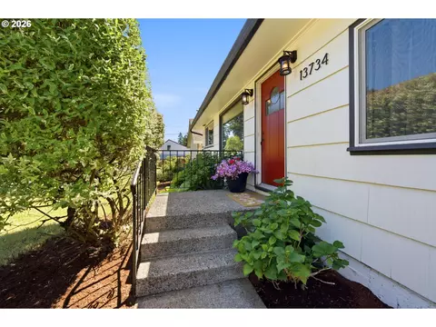 13734 SE Lincoln St, Portland, OR 97233