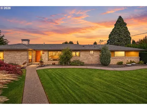 804 NW Sluman Rd, Vancouver, WA 98665